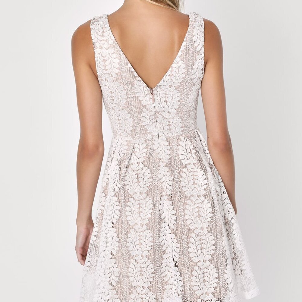 Lulus‎ Cream and white Lace V-Neck Mini Dress Size Medium - Picture 2 of 10